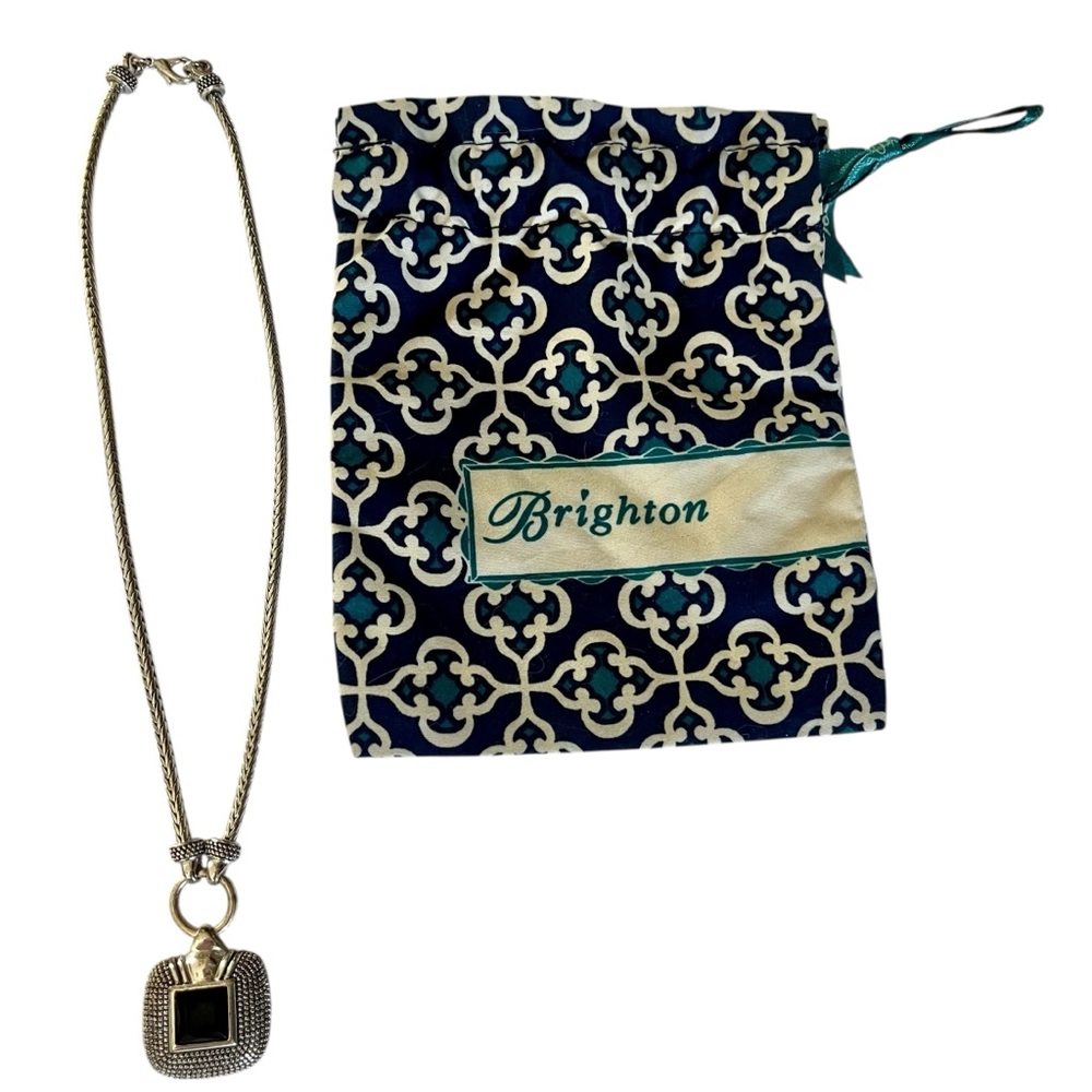 Hostess Pick 🥳☄️Brighton Silver and Black Necklace with Elegant Design